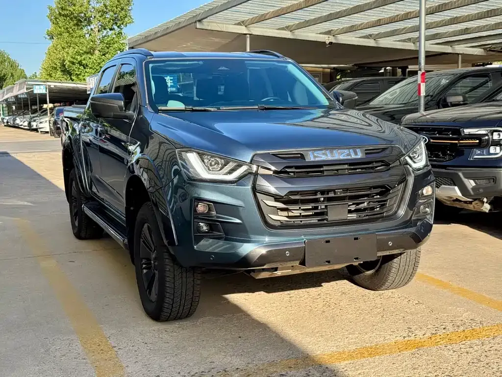 Isuzu D-MAX — фото 9