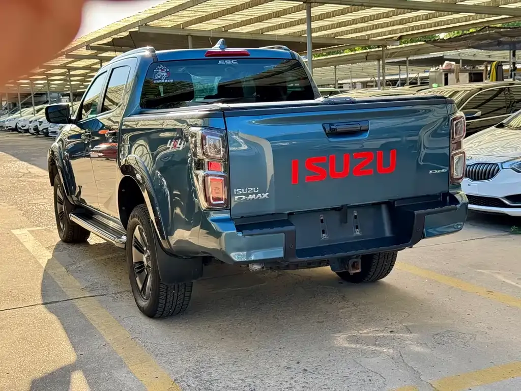 Isuzu D-MAX — фото 6