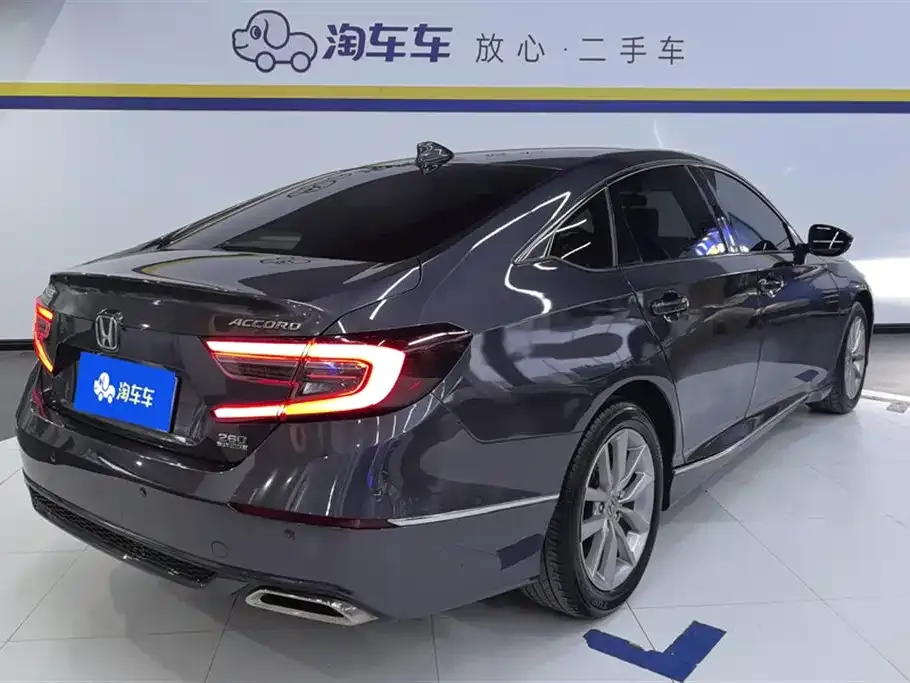 Honda Accord — фото 10
