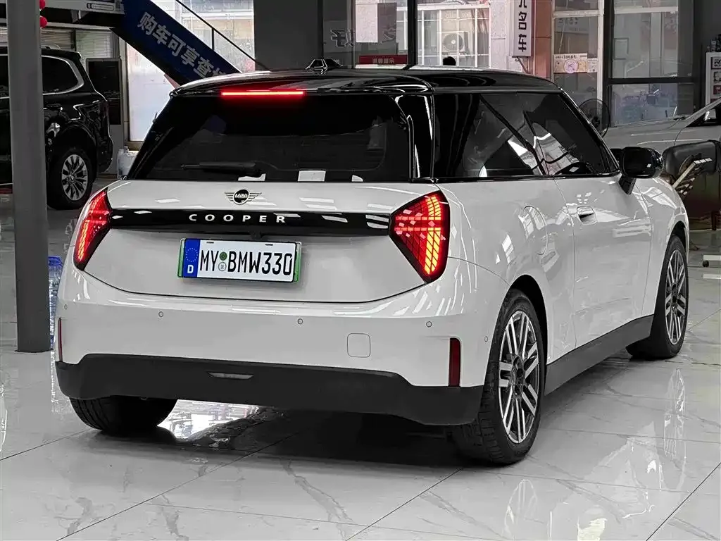 MINI Cooper EV — фото 9
