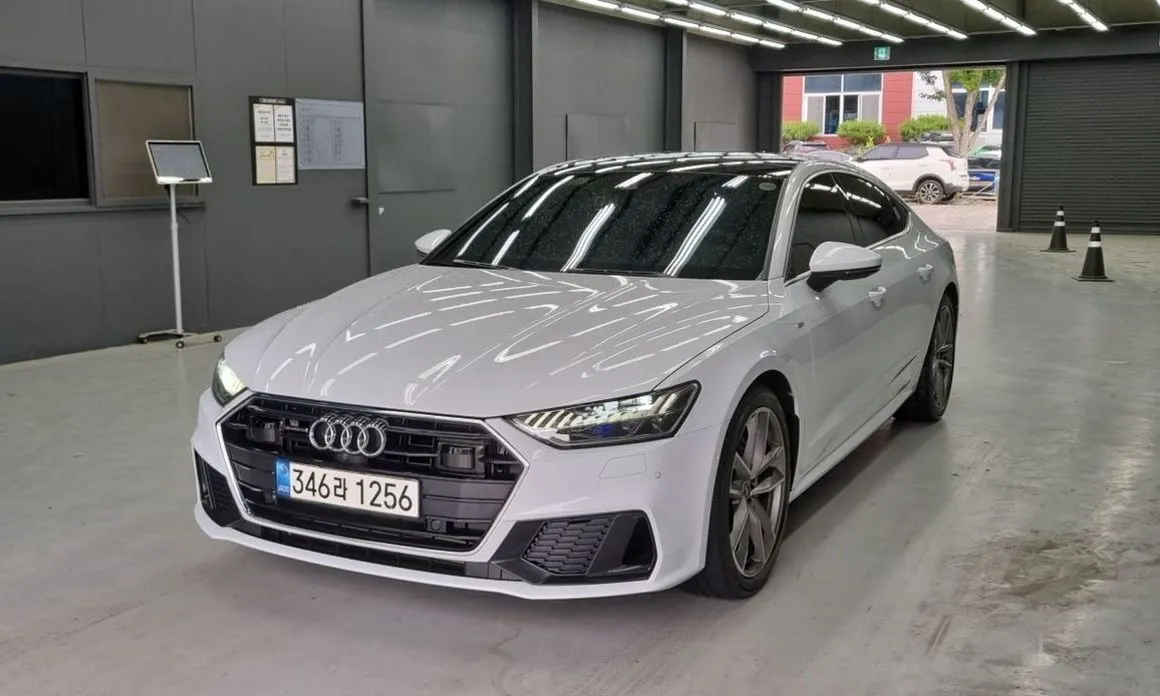 Audi A7 — фото 1