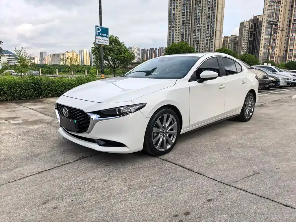 Mazda 3 Axela — фото 1