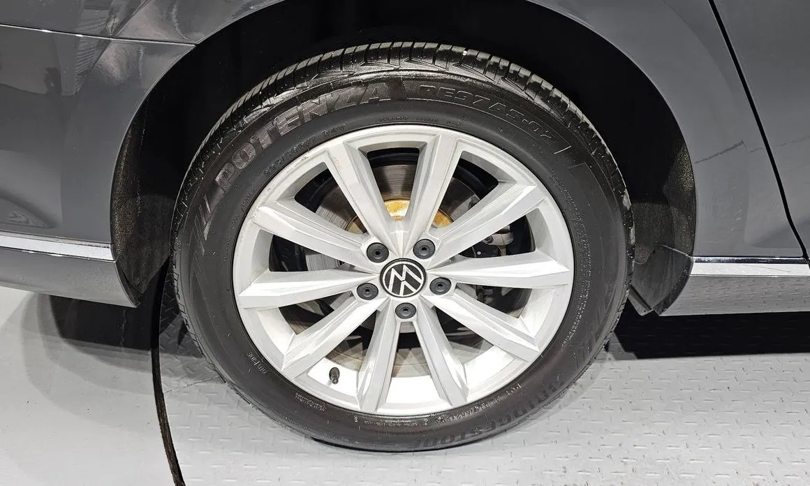 Volkswagen Passat — фото 8