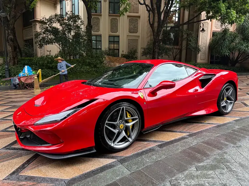 Ferrari F8 — фото 1
