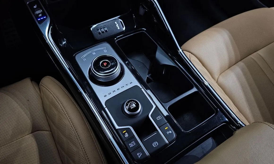 Kia Sorento — фото 9