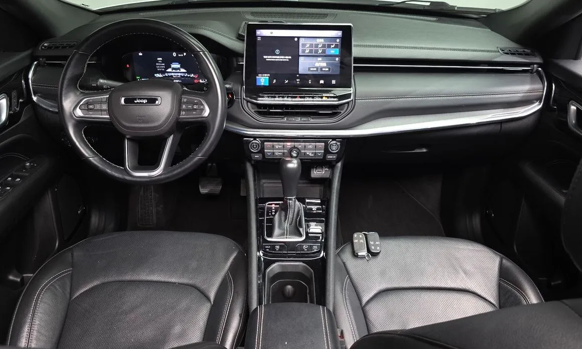 Jeep Compass — фото 6