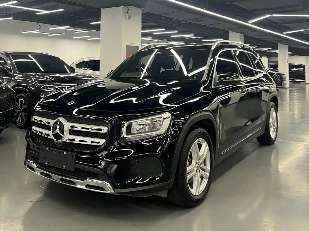 Mercedes-Benz GLB — фото 1