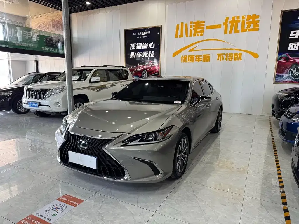 Lexus ES — фото 1
