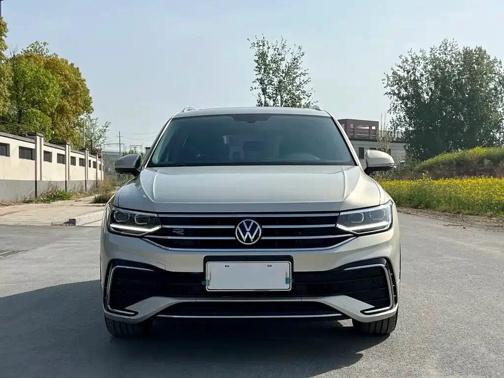 Volkswagen Tiguan L — фото 5