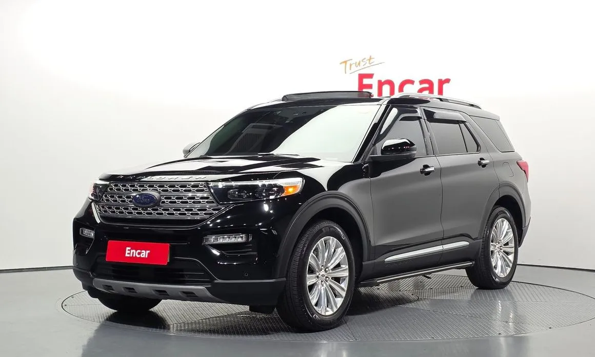 Ford Explorer — фото 1
