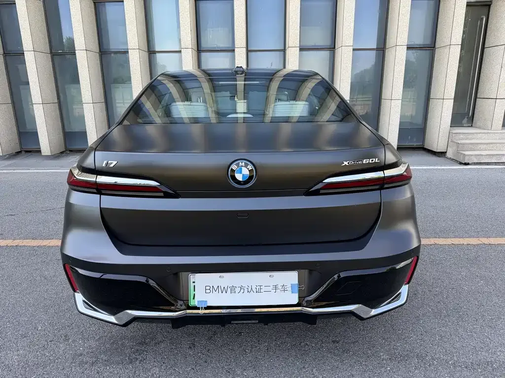 BMW i7 — фото 9
