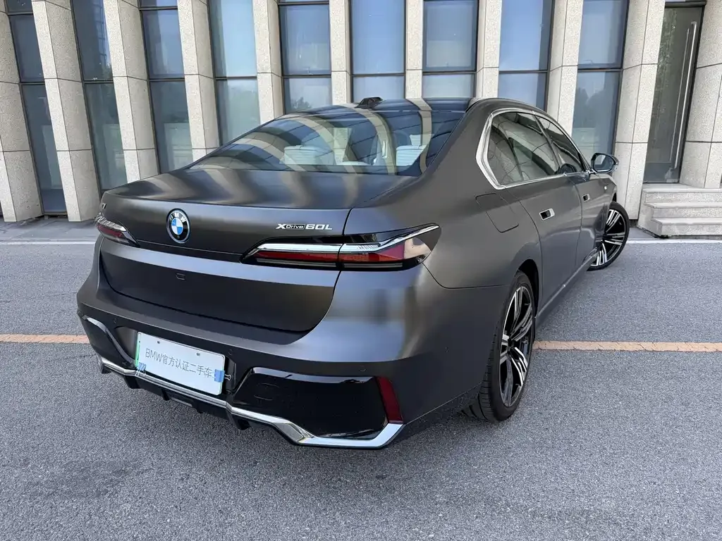 BMW i7 — фото 3
