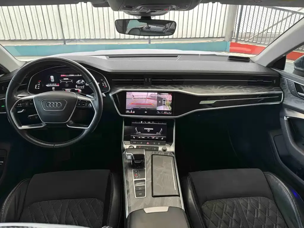 Audi A7L — фото 7