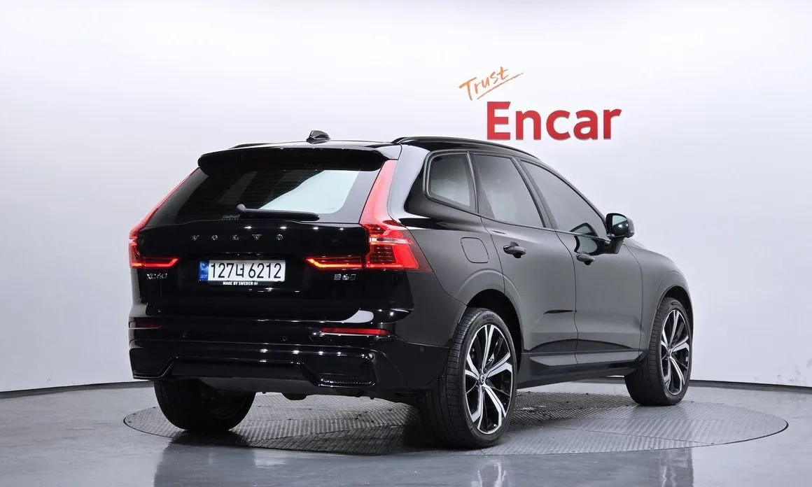 Volvo XC60 — фото 5