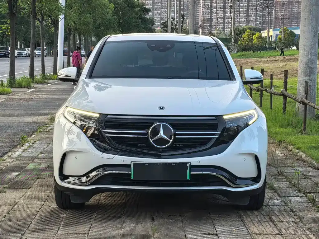 Mercedes-Benz EQC — фото 3