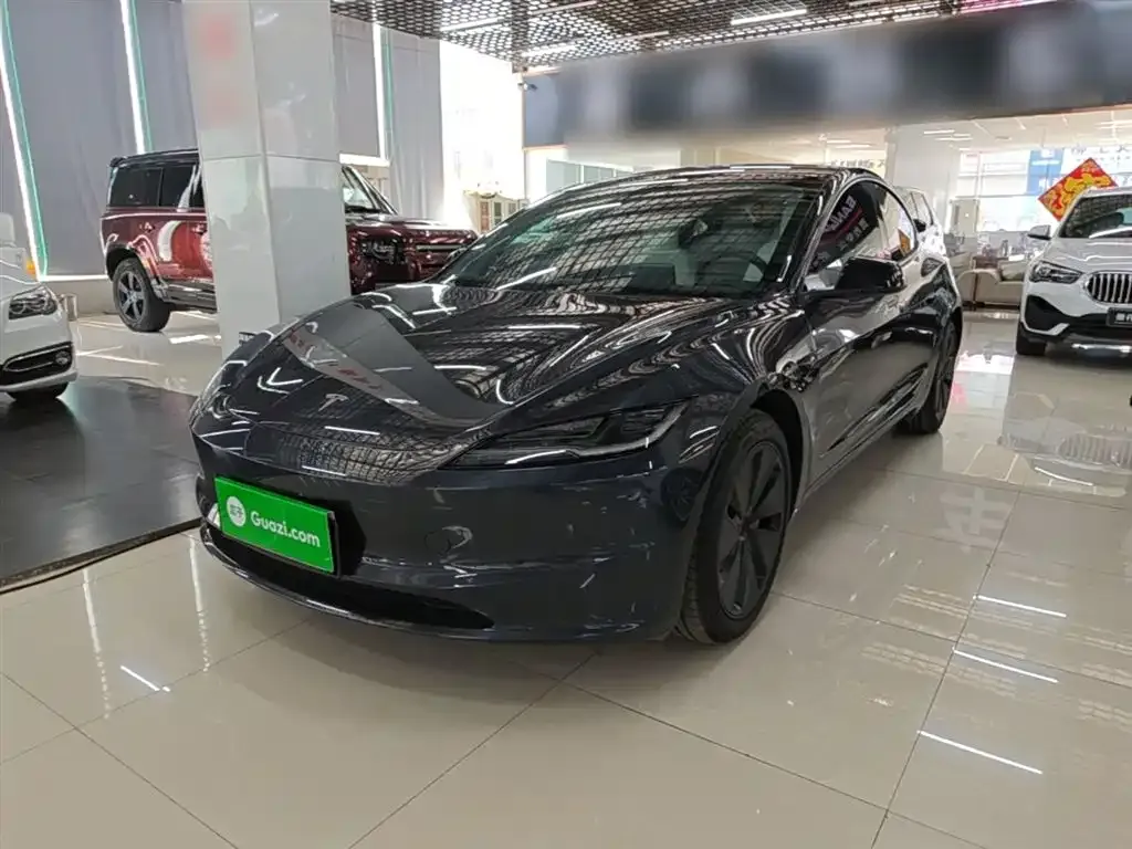 Tesla Model 3 — фото 1