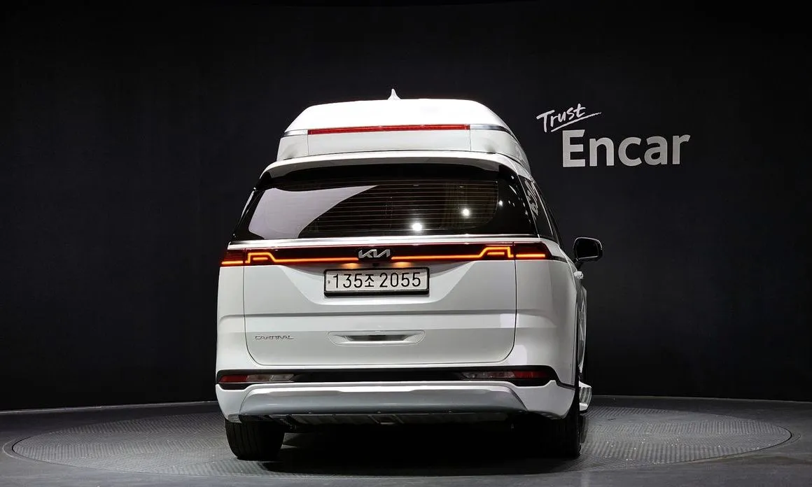 Kia Carnival — фото 4