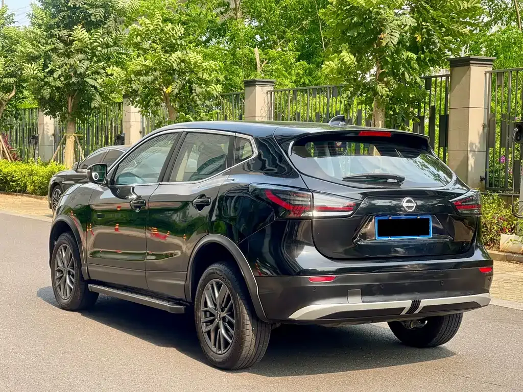 Nissan Qashqai — фото 8