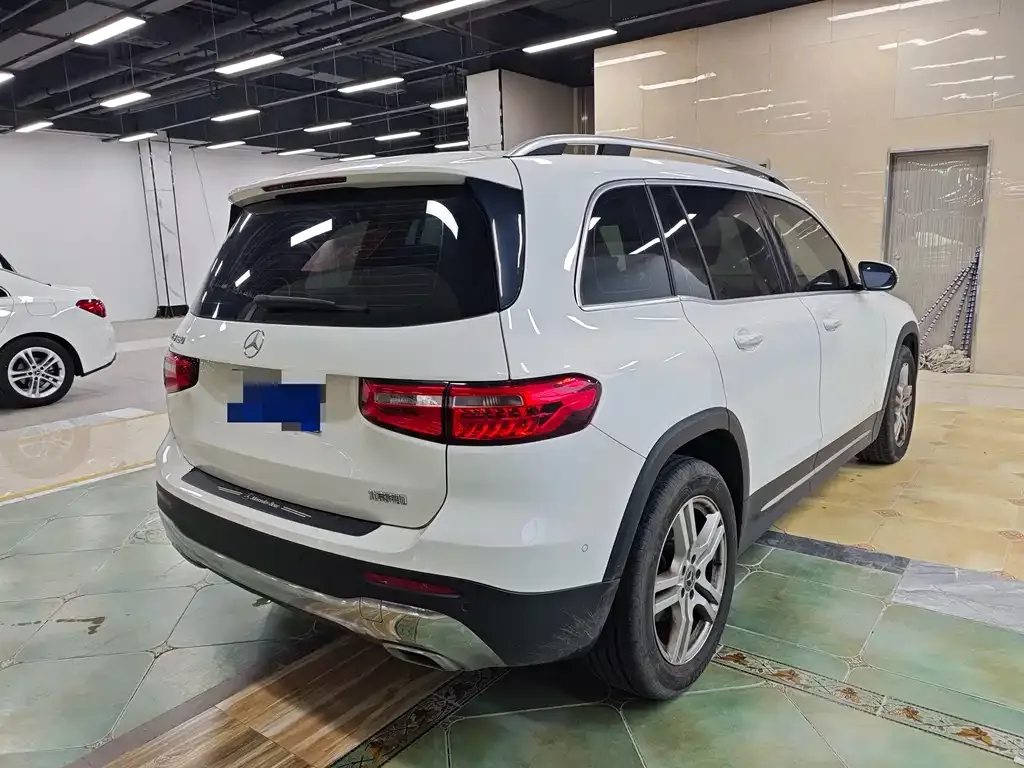 Mercedes-Benz GLB — фото 10