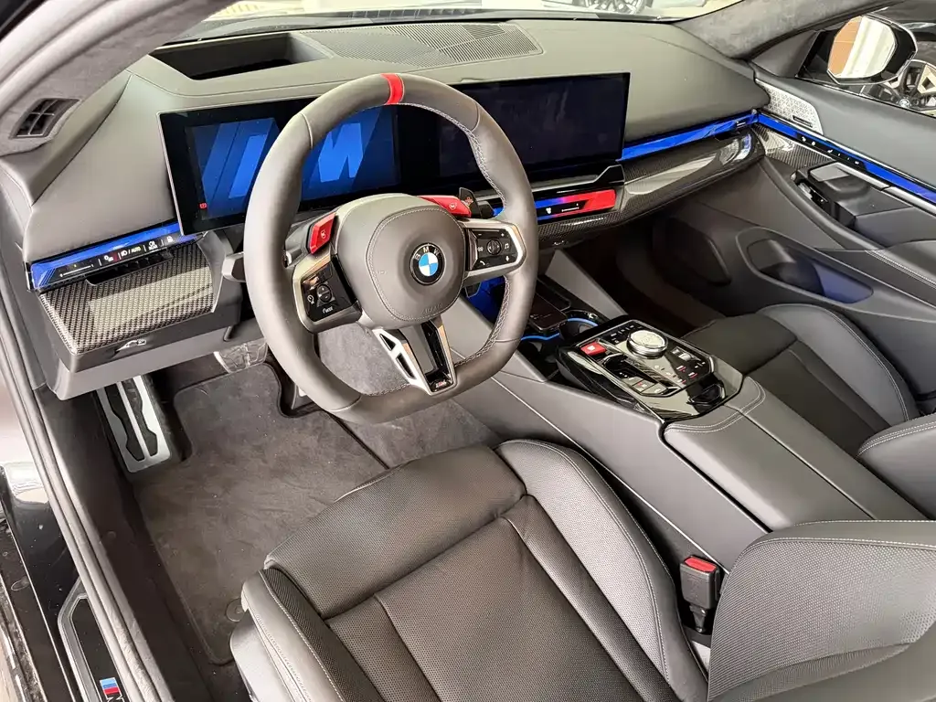 BMW M5 New Energy — фото 9