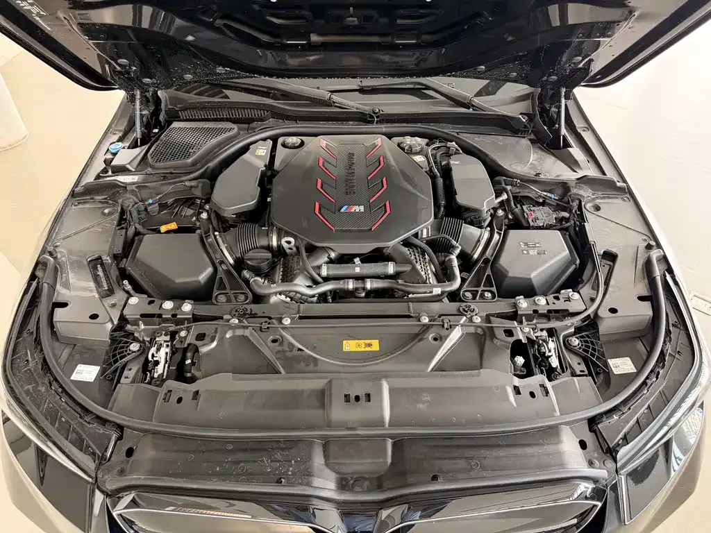 BMW M5 New Energy — фото 10