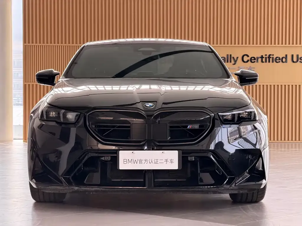 BMW M5 New Energy — фото 5