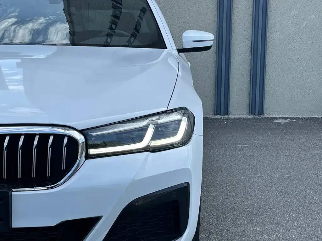 BMW 5 Series — фото 4