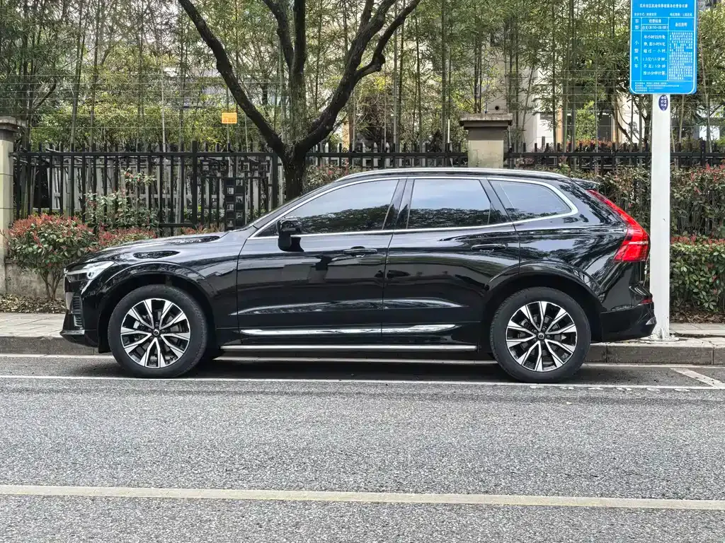 Volvo XC60 — фото 10