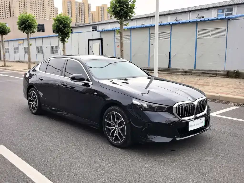 BMW i5 — фото 3