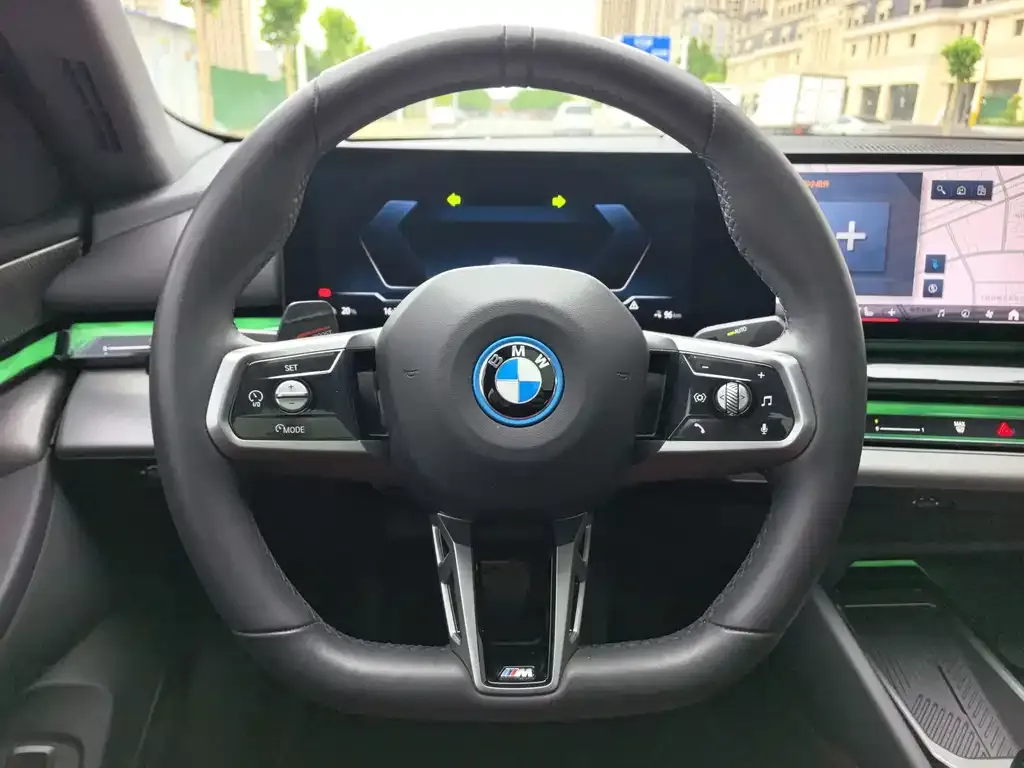 BMW i5 — фото 5