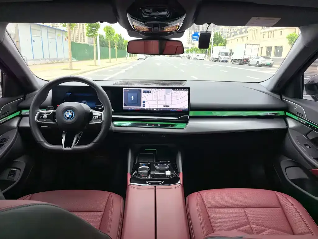 BMW i5 — фото 2