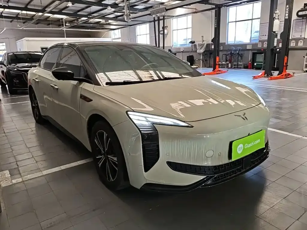 Hongqi EH7 — фото 10