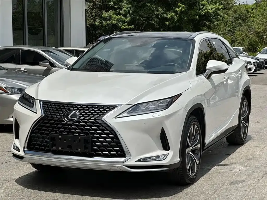 Lexus RX — фото 1