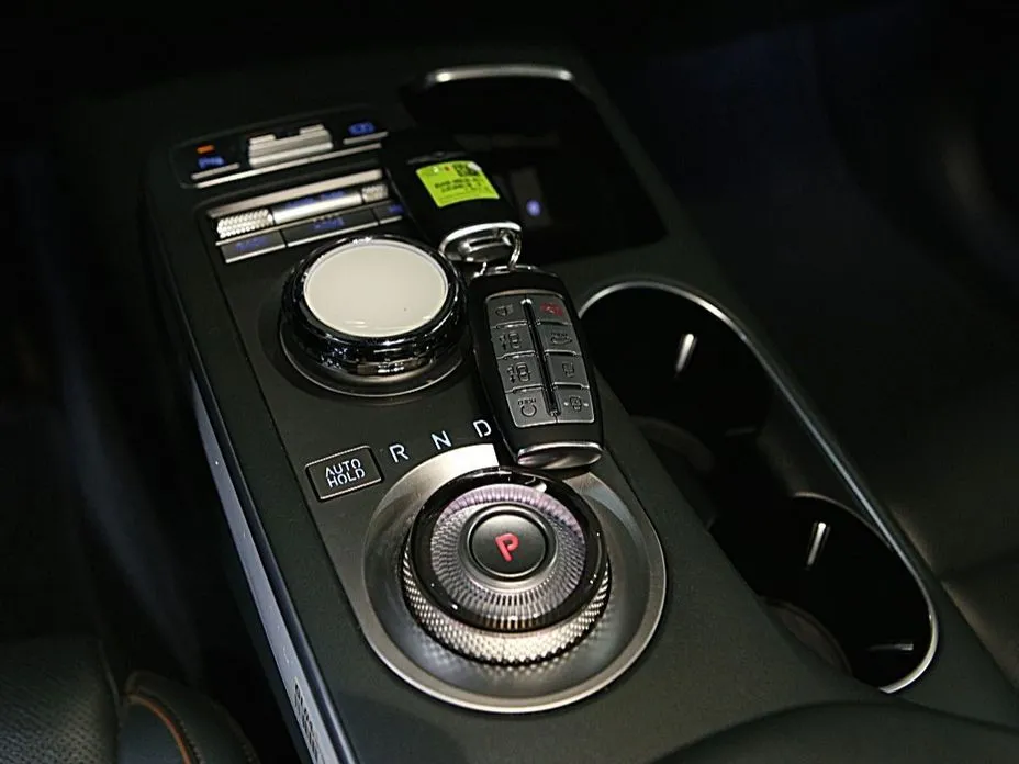 Genesis GV70 — фото 2