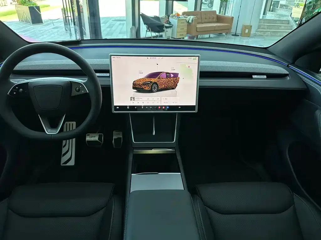 Tesla Model Y L — фото 2