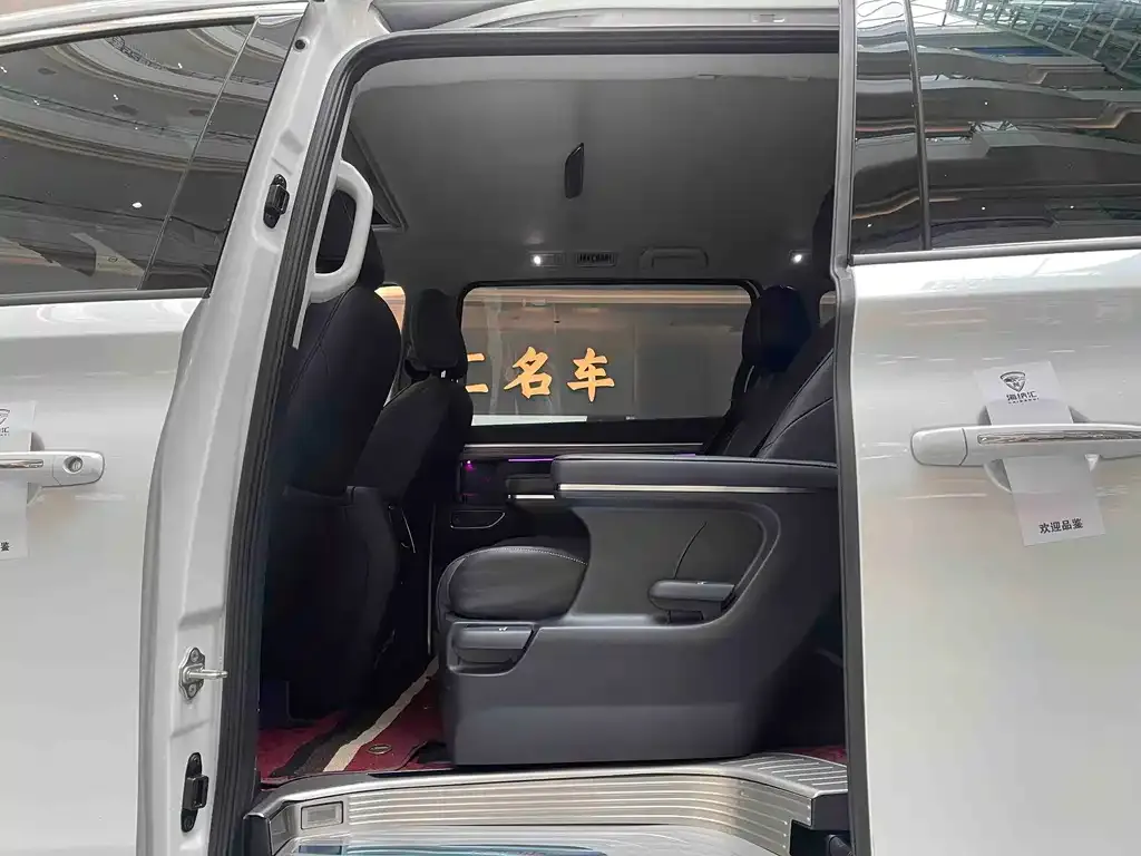 GAC Motor Trumpchi M8 — фото 7
