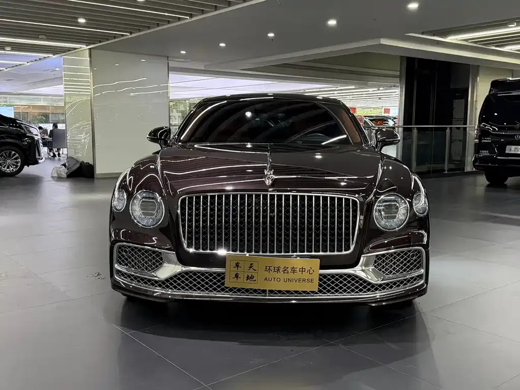 Bentley Flying Spur — фото 3