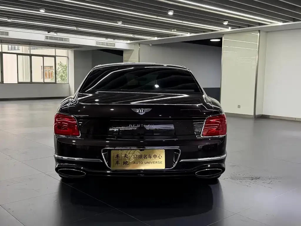 Bentley Flying Spur — фото 4