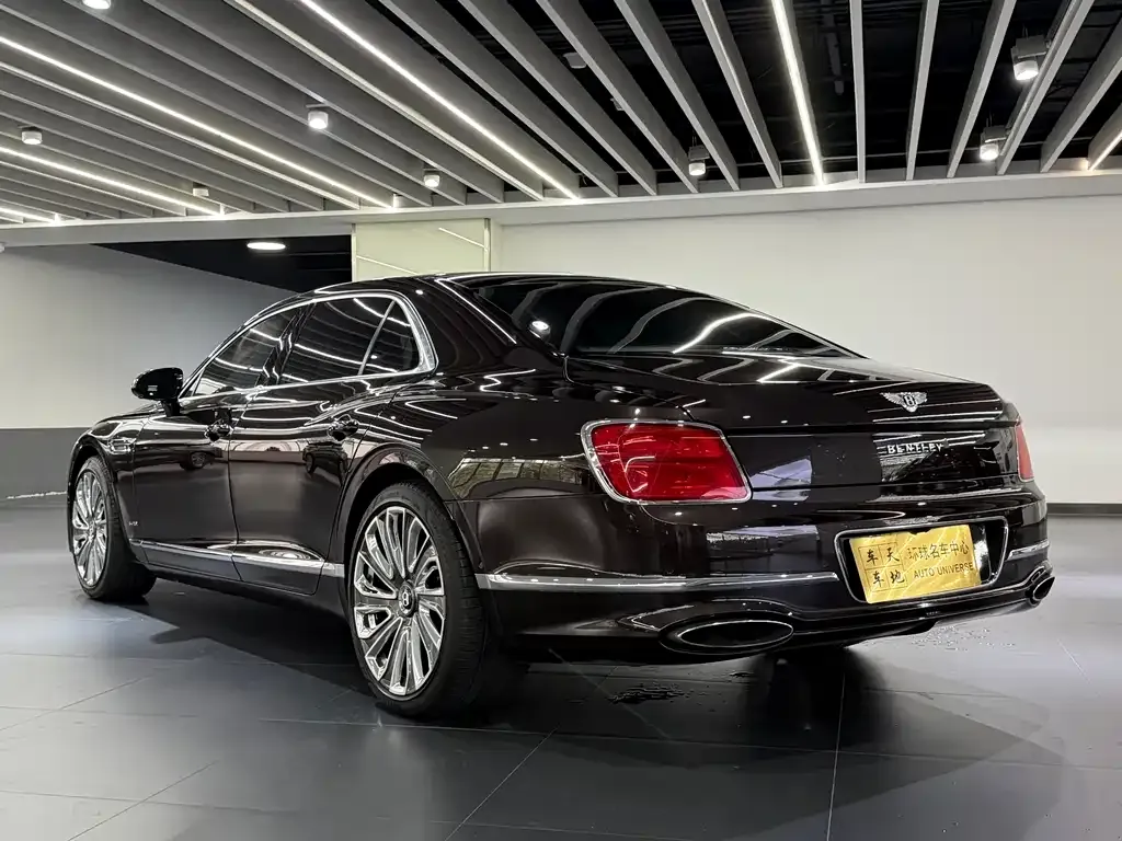 Bentley Flying Spur — фото 8