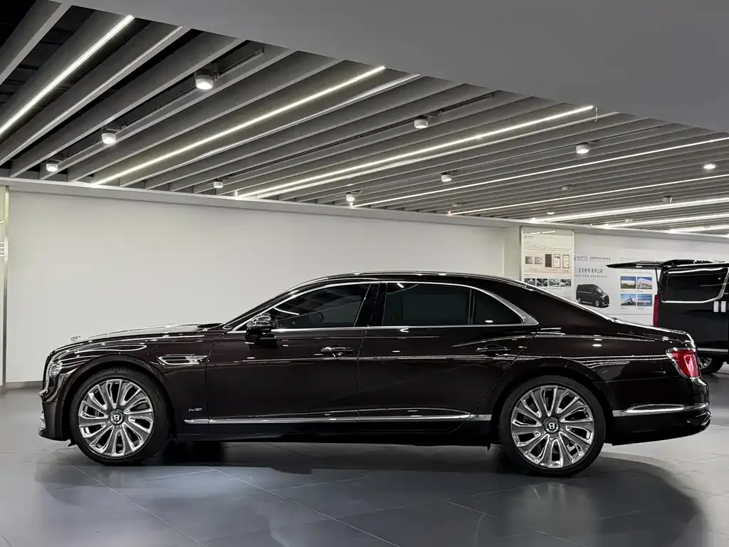 Bentley Flying Spur — фото 6