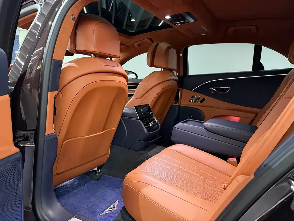 Bentley Flying Spur — фото 7