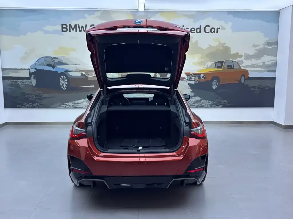 BMW i4 M — фото 8