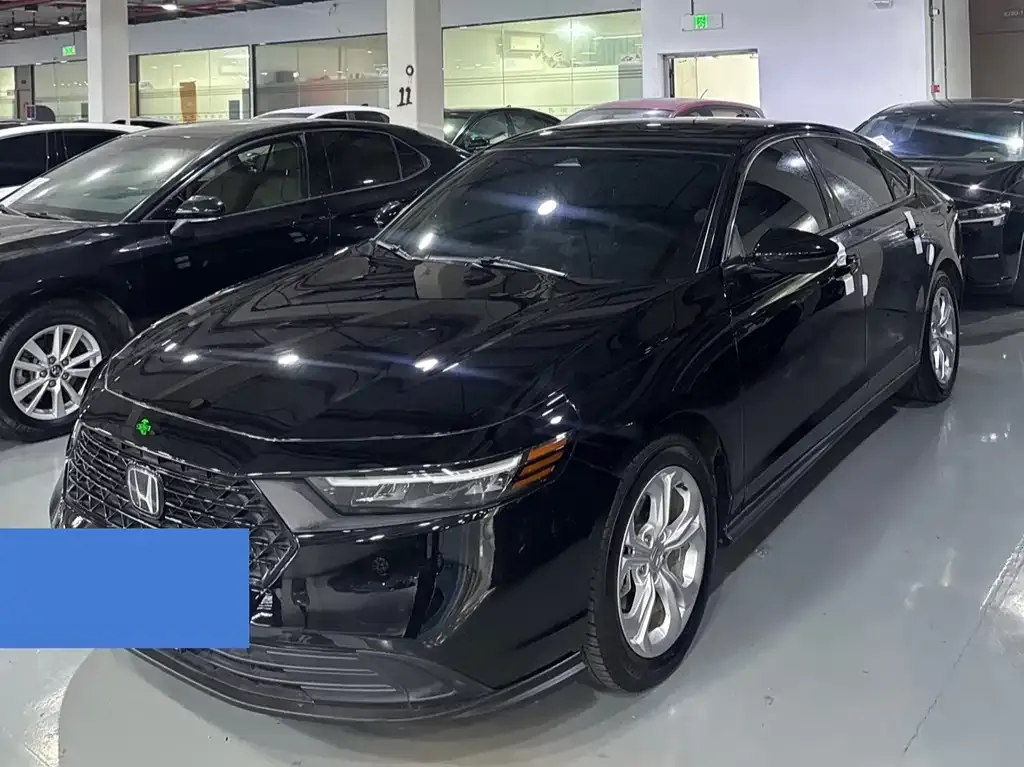 Honda Accord — фото 1