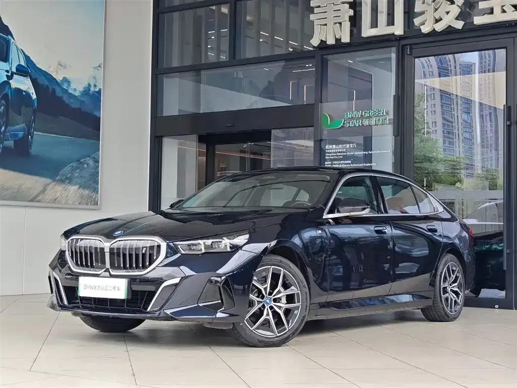 BMW i5 — фото 1