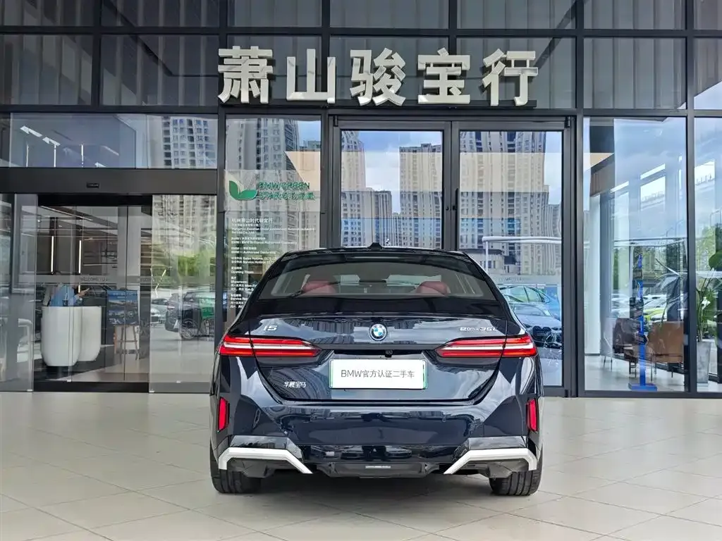 BMW i5 — фото 8