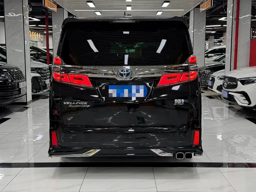 Toyota Vellfire — фото 10