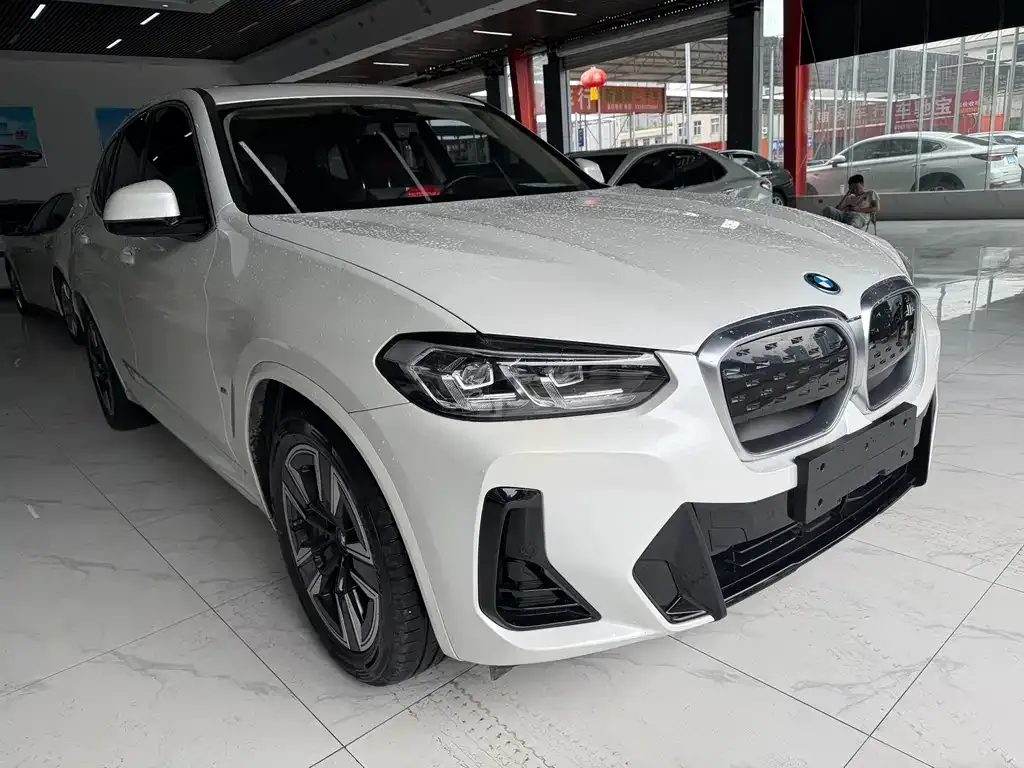 BMW iX3 — фото 2