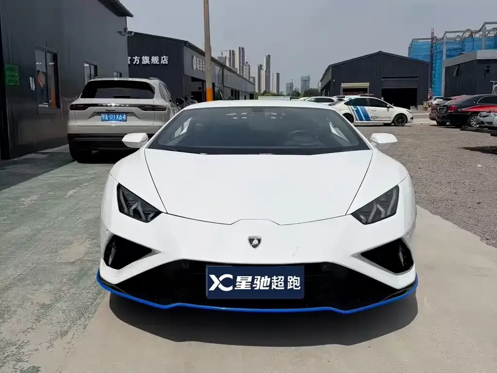 Lamborghini Huracan — фото 1