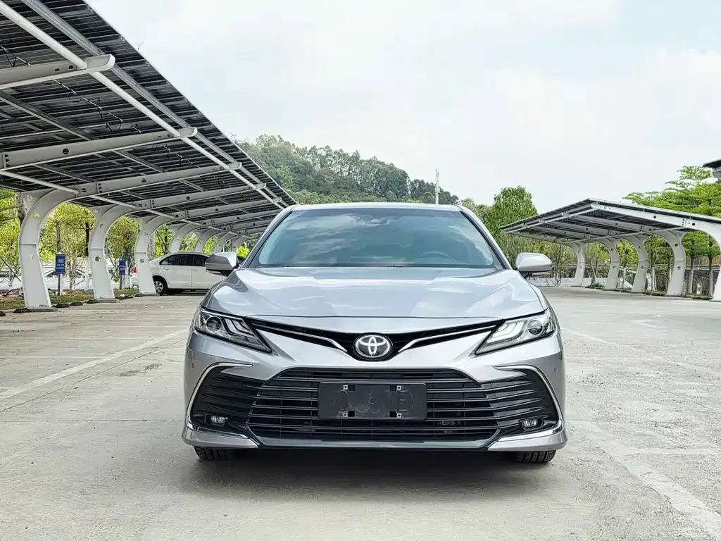 Toyota Camry — фото 6