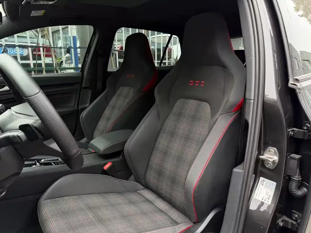 Volkswagen Golf GTI — фото 2